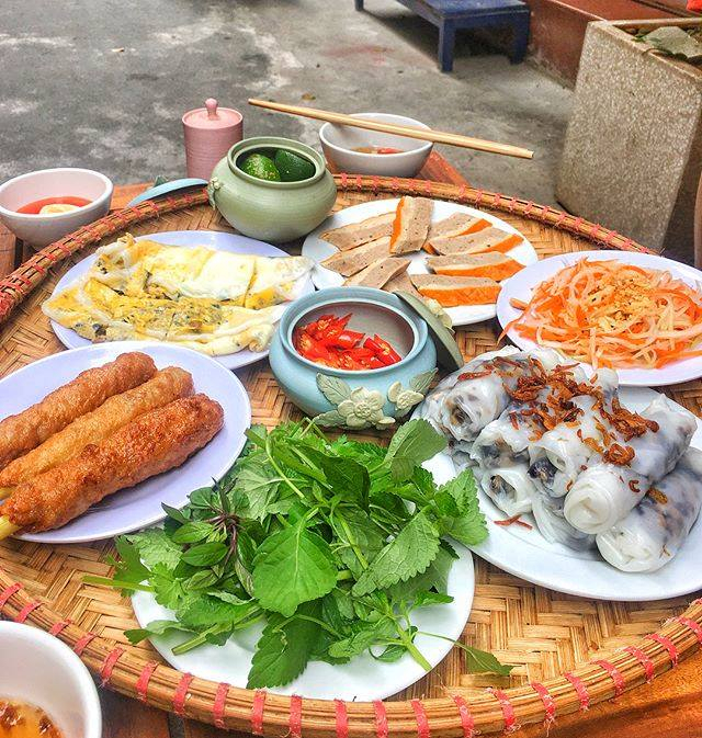 Cửa Hàng Bánh Cuốn Nóng - Dương Quảng Hàm