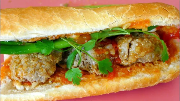 Bánh Mì Xíu Mại Khô 2