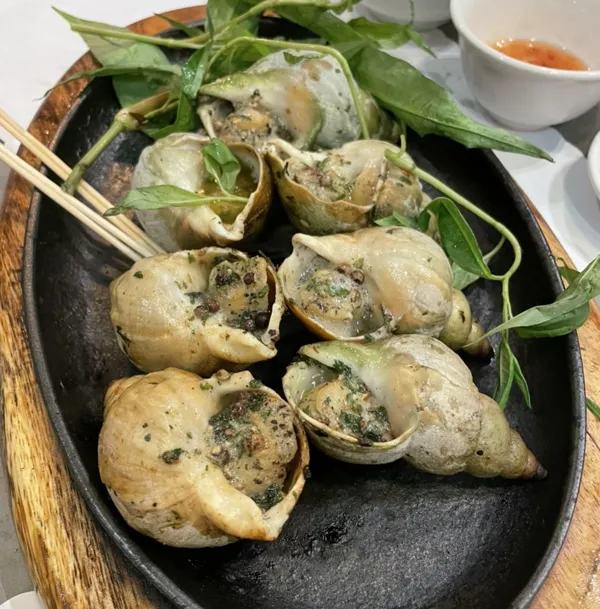 Garlic Lẩu Nướng 1