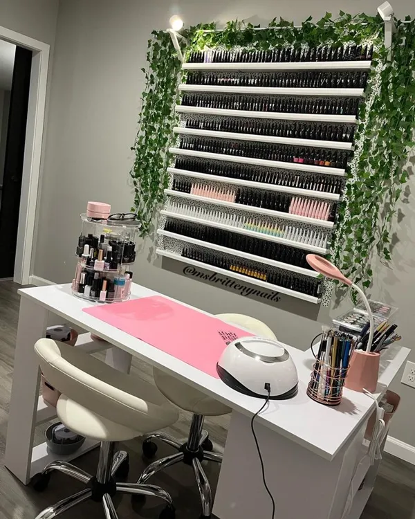 Nail Room 1